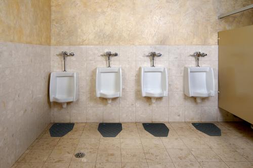 commercial bathroom supplies urinal mat